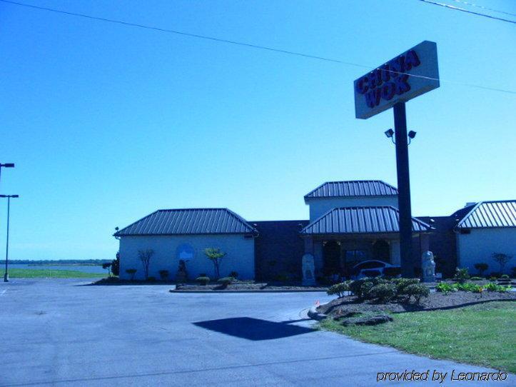 Days Inn Gun Barrel City Екстериор снимка